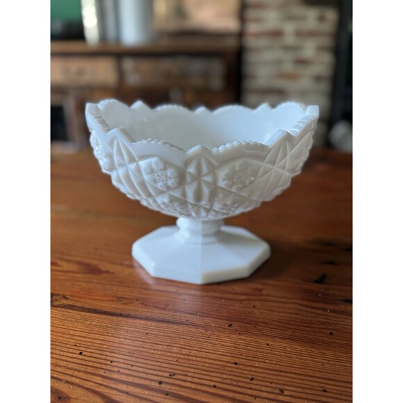 Vintage Kemple Toltec Pattern Milk Glass Oval Pedestal Scalloped Edge Bowl Wowza - Picture 1 of 11